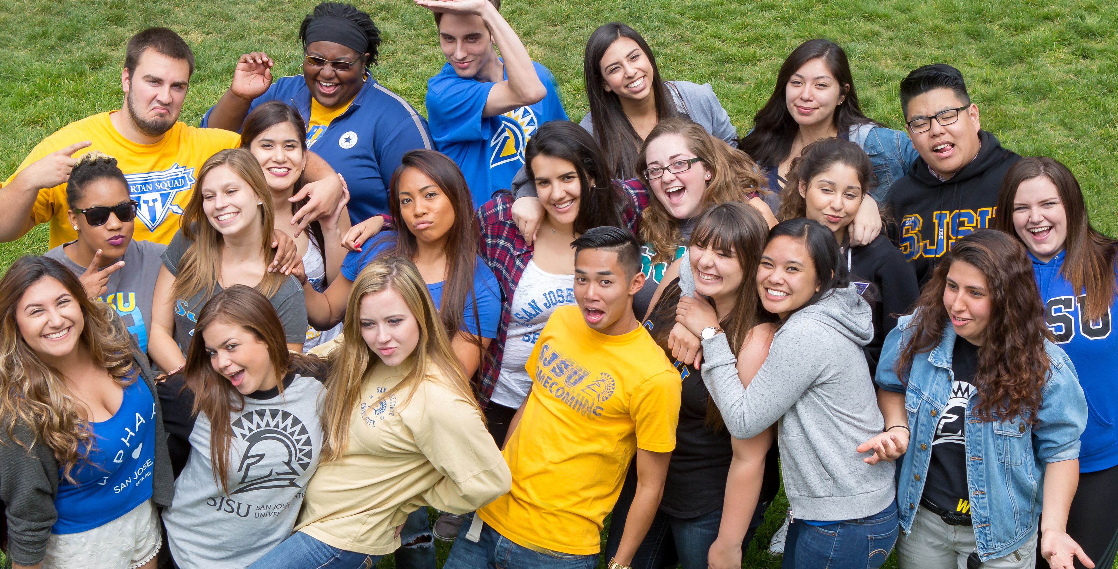 SJSU Students gathered on the campus lawn.